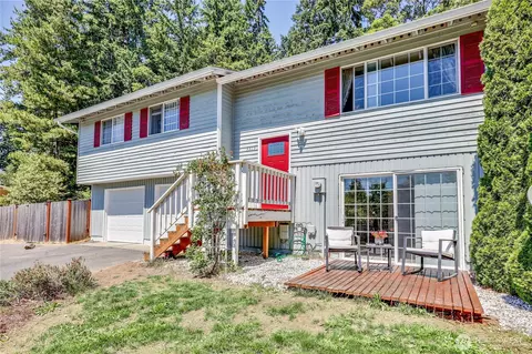 3319 Forest Dr NE, Bremerton, WA 98310
