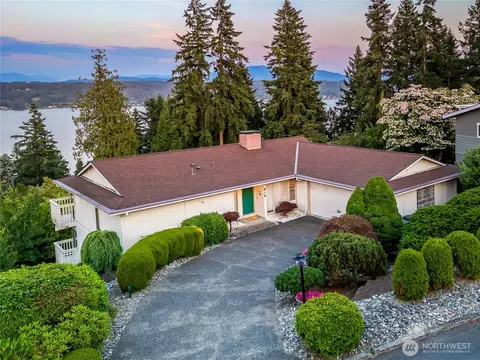 818 179th Pl NE, Bellevue, WA 98008