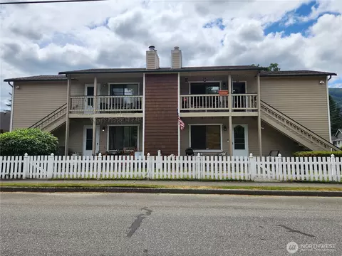 133 W 4th St, North Bend, WA 98045