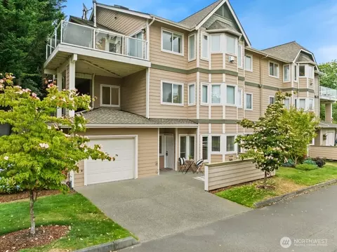 22752 SE 43rd Ct, Issaquah, WA 98029
