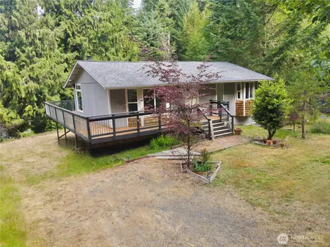 11422 Leschi Cir, Anderson Island, WA 98303