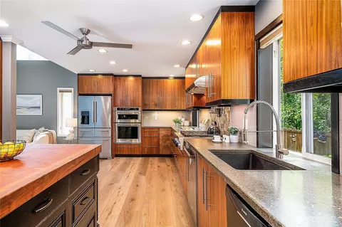 Kitchen - 11506 40th Dr SE, Everett, WA 98208 photo 1 of 2