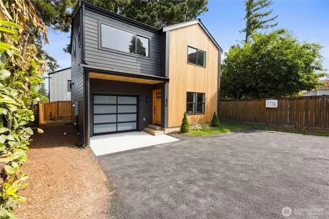 826 NE 95th St, Seattle, WA 98115