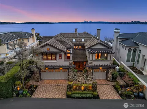 137 Lake Ave W, Kirkland, WA 98033