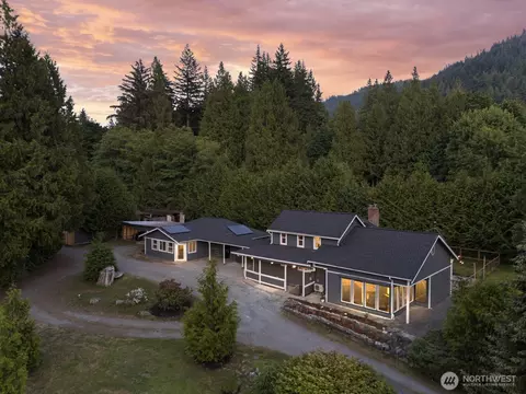 688 Old Samish Rd, Bellingham, WA 98229