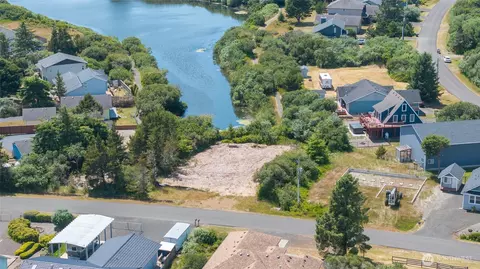 887 Texmar Ave SW, Ocean Shores, WA 98569