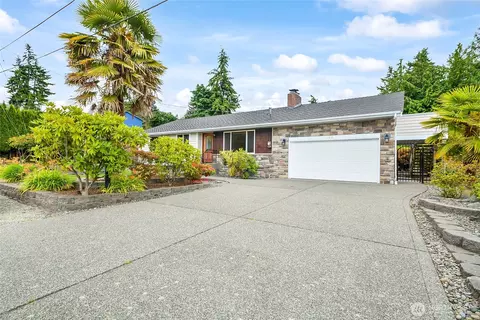 832 Birch St, Edmonds, WA 98020 photo 3