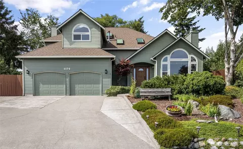 1174 SW Klickitat Ter, Oak Harbor, WA 98277