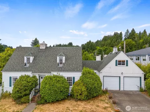 407 N 6th St, Shelton, WA 98584