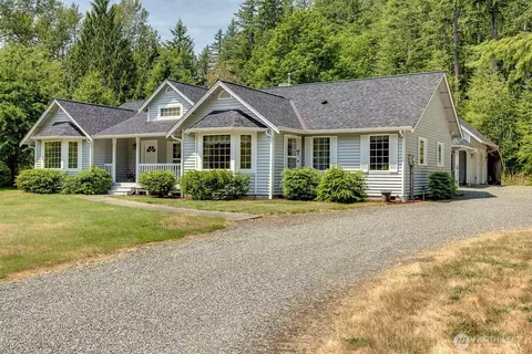 2829 Lake Langlois Rd NE, Carnation, WA 98014