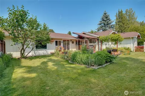 1048 Pioneer St, Enumclaw, WA 98022 photo 3