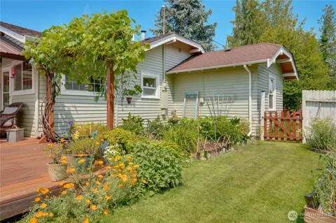 1048 Pioneer St, Enumclaw, WA 98022 photo 10