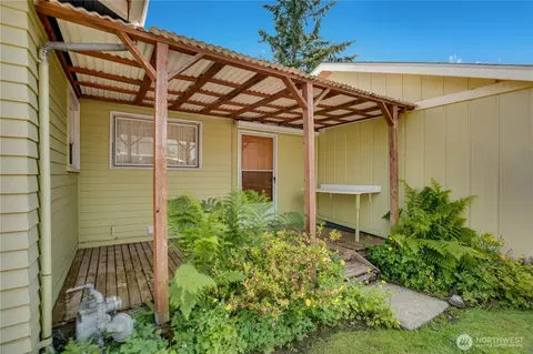1048 Pioneer St, Enumclaw, WA 98022 photo 36