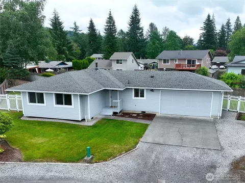 1411 Holly Ct, Bellingham, WA 98226