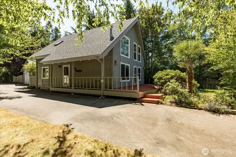 1273 Mitscher Dr, Coupeville, WA 98239