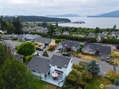 4607 Camano Pl, Anacortes, WA 98221