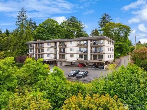 317 Kennebeck Ave S #203, Kent, WA 98030