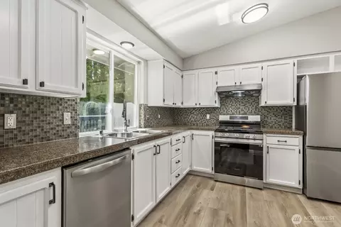 Kitchen - 17212 21st Ave SE, Bothell, WA 98012 photo 2 of 2