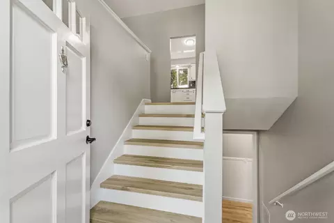 Entry Way - 17212 21st Ave SE, Bothell, WA 98012 photo 1 of 2