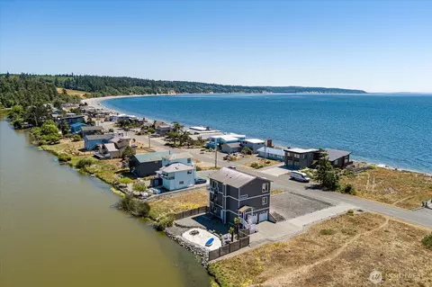 168 Keystone Ave, Coupeville, WA 98239