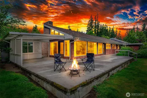20605 Maplewood Dr, Edmonds, WA 98020