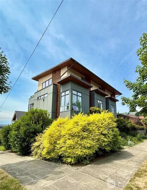 2705 Franklin Ave E, Seattle, WA 98102