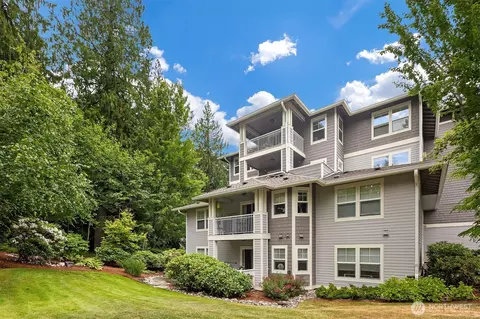 4535 Providence Point Pl SE #202, Issaquah, WA 98029