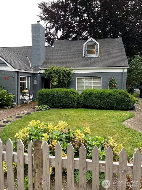 221 E 3rd St, North Bend, WA 98045