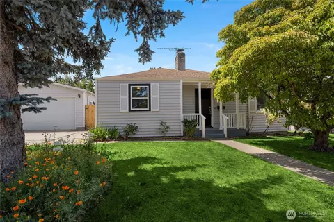1623 N 90th St, Seattle, WA 98103