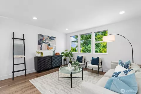 5949 41st Ave SW #5, Seattle, WA 98136