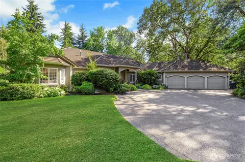 75 Country Club Cir SW, Lakewood, WA 98498