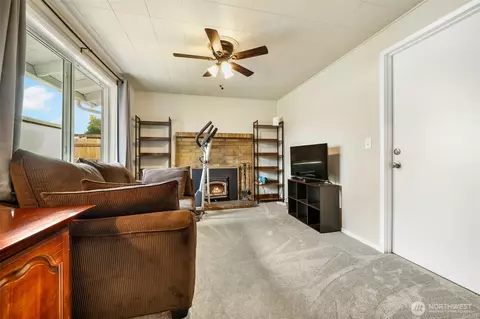 Living - 17021 5th Avenue Ct E, Spanaway, WA 98387 photo 3 of 3
