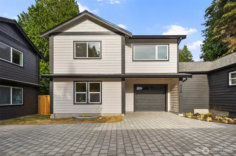 840 NE 100th St #B, Seattle, WA 98125