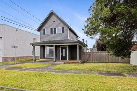 117 G St, Cosmopolis, WA 98537
