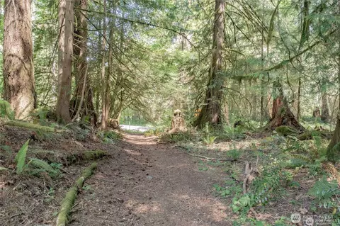 220 N Duckabush Dr W, Hoodsport, WA 98548