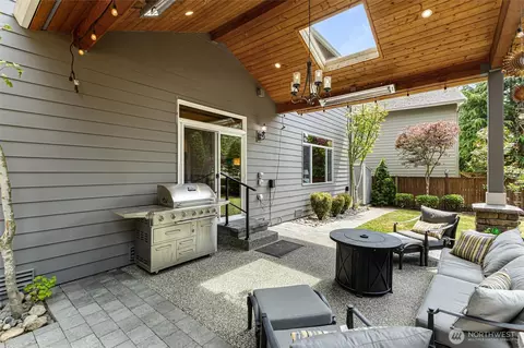 Exterior - 416 199th Pl SE, Bothell, WA 98012 photo 2 of 6