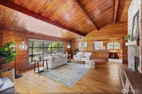 Living - 17920 Circle Dr, Bothell, WA 98011 photo 1 of 4