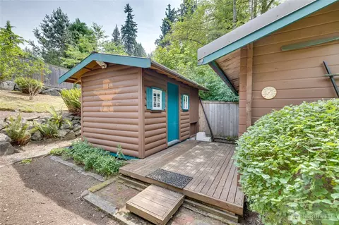 Exterior - 17920 Circle Dr, Bothell, WA 98011 photo 8 of 10