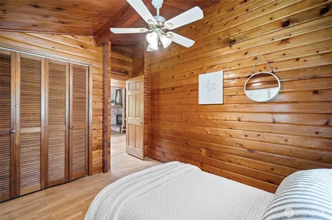 Bedroom - 17920 Circle Dr, Bothell, WA 98011 photo 2 of 5