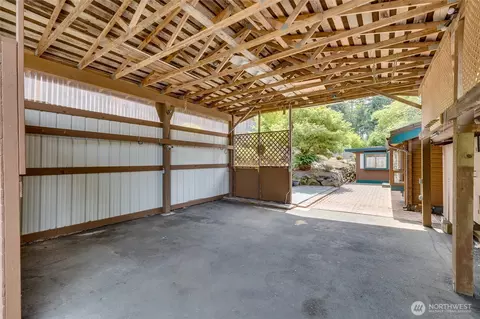Exterior - 17920 Circle Dr, Bothell, WA 98011 photo 6 of 10