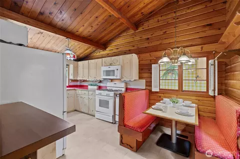Kitchen - 17920 Circle Dr, Bothell, WA 98011 photo 1 of 2