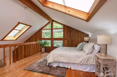 Bedroom - 181 34th Ave E, Seattle, WA 98112 photo 1 of 4