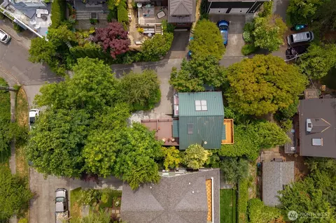 View/Area - 181 34th Ave E, Seattle, WA 98112 photo 4 of 5