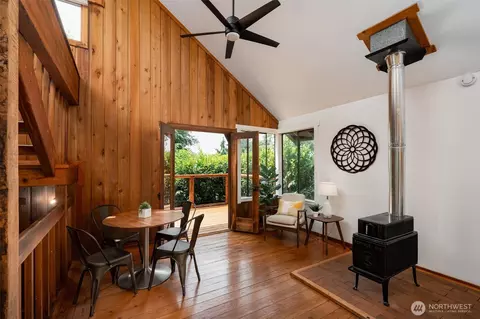 Entry Way - 181 34th Ave E, Seattle, WA 98112 photo 3 of 5