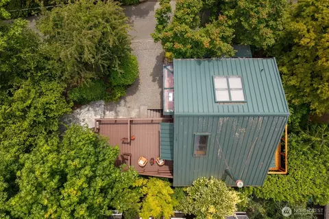 Exterior - 181 34th Ave E, Seattle, WA 98112 photo 10 of 10
