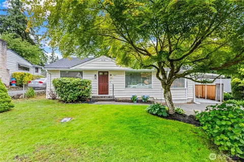 7411 201st St SW, Lynnwood, WA 98036