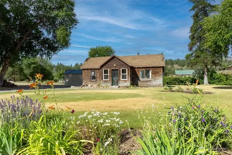 50 Lower Bear Creek Rd, Winthrop, WA 98862