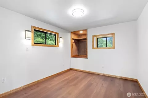 Bedroom - 13402 Spring Site Rd E, Orting, WA 98360 photo 3 of 7