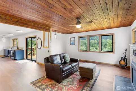 Living - 13402 Spring Site Rd E, Orting, WA 98360 photo 2 of 3