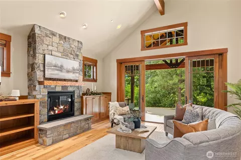 Living - 240 Cake Box Ln, Cle Elum, WA 98922 photo 1 of 2